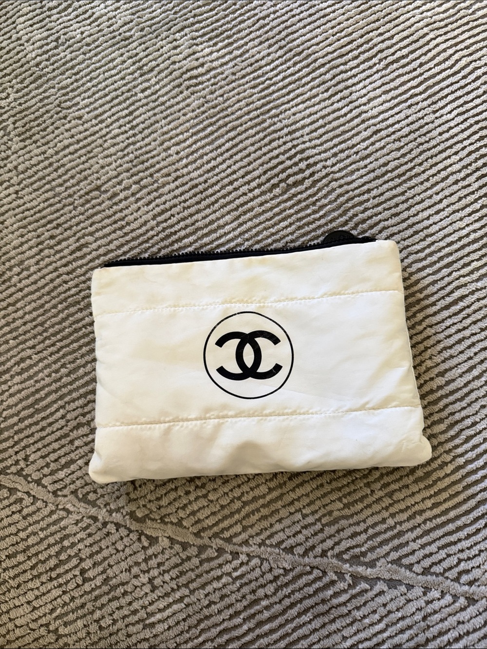 CHANEL White Quilted Cosmetic Pouch with Black CC Emblem